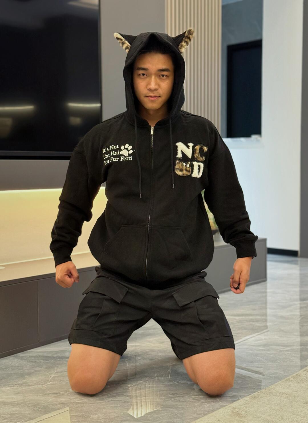 今天长耳朵了