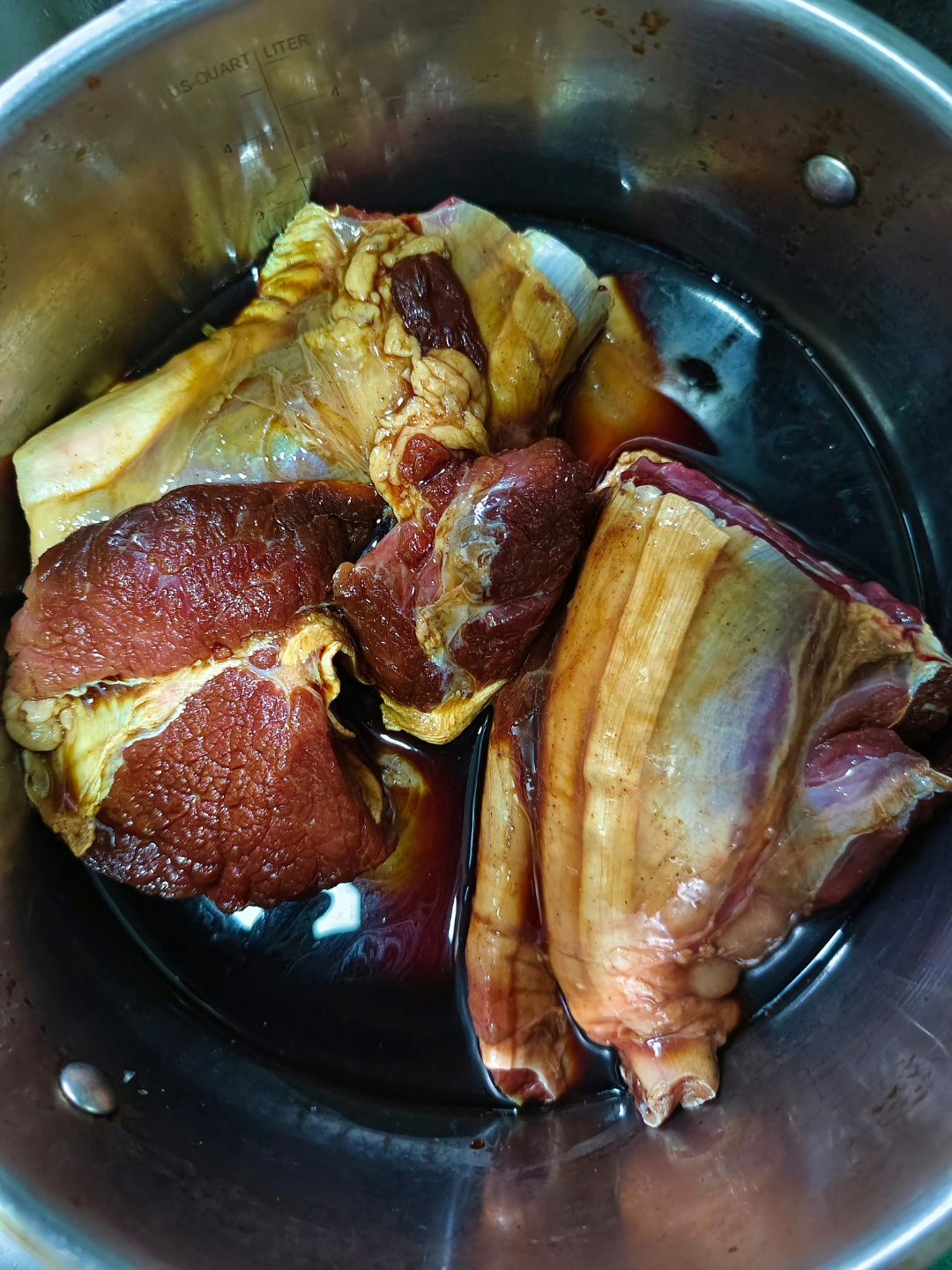 小火两小时，焖半小时，出锅，一会包保鲜膜冷却一晚…[比耶] ​​​
