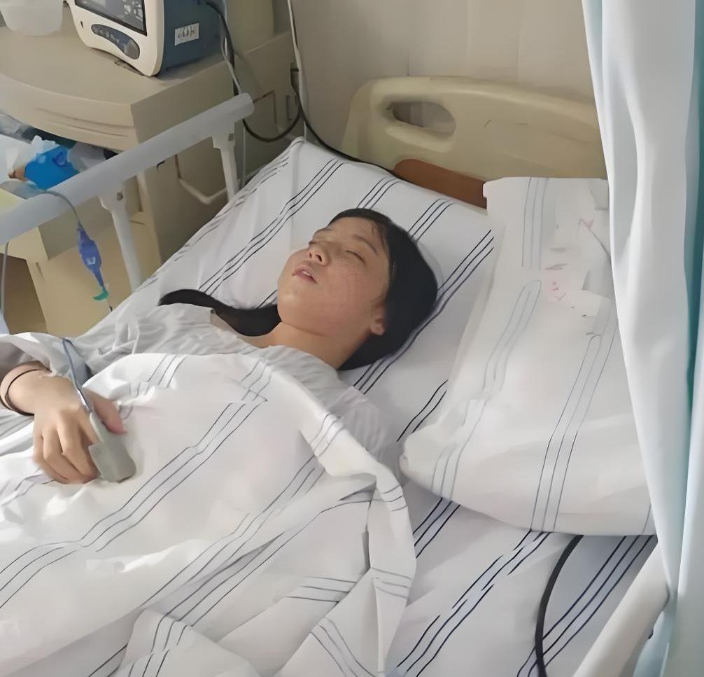 女子离婚后生病住院，住院一个多星期了，娘家人、婆家人、亲戚朋友没有一个人来看望她