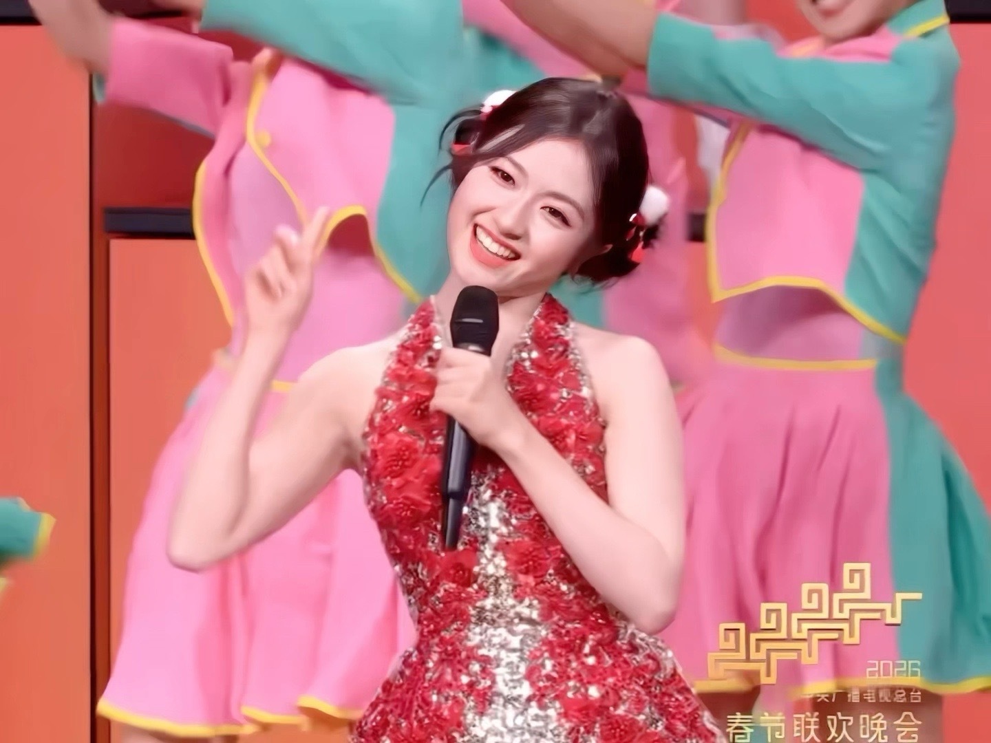 李兰迪善财童女李兰迪完全善财童女来的吧，真的太萌了，摇头晃脑的样子好讨喜，年味有