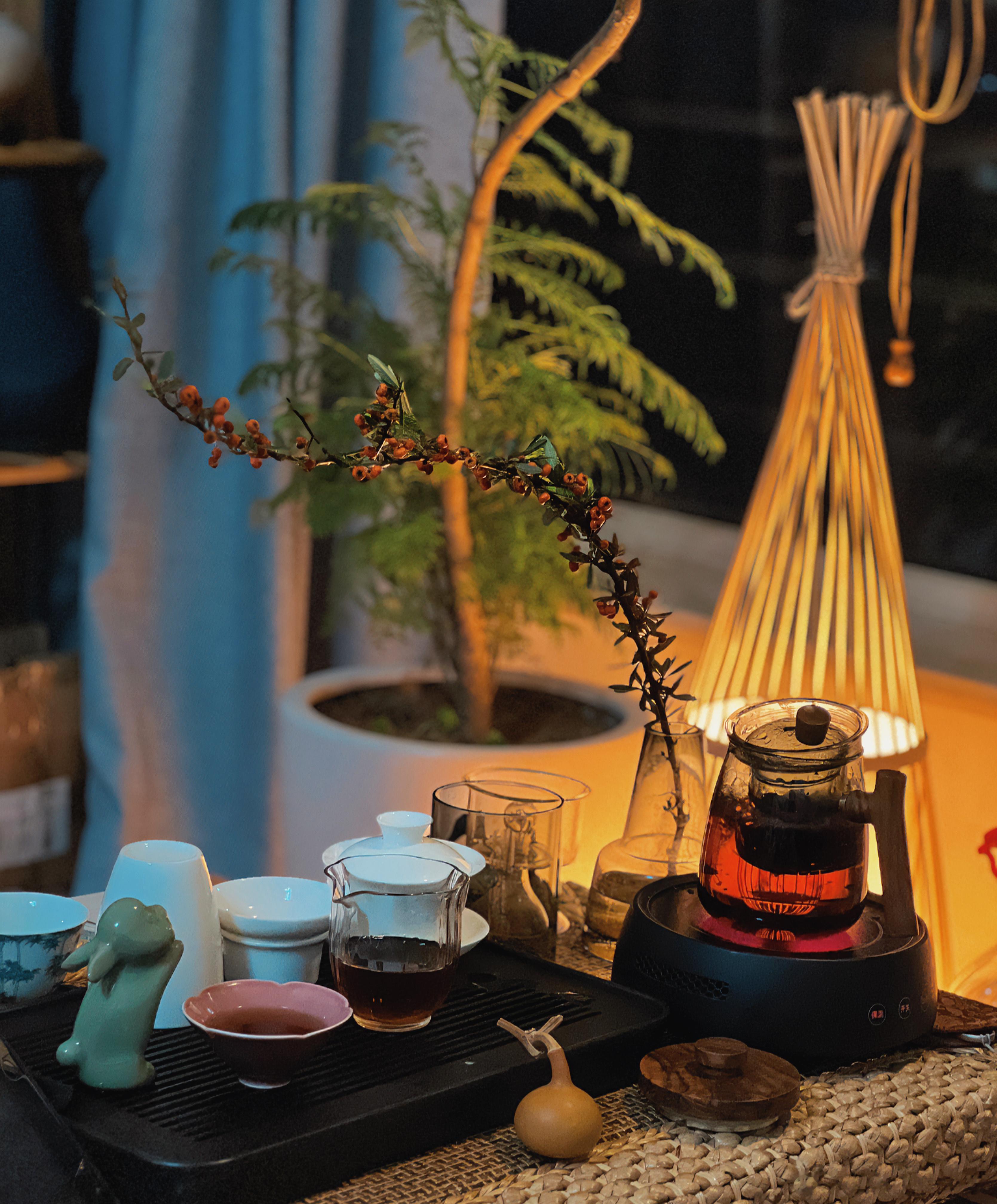 一壶茶,轻煮心事,淡品余味无尽。 #茶道[超话]##日常[超话]##茶[超话]#