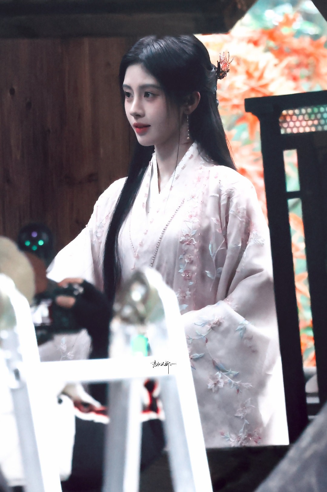 jjy鞠婧祎来战 jjy鞠婧祎阿黛 风能吹走一张大白纸但不能吹走一只蝴蝶因为生命