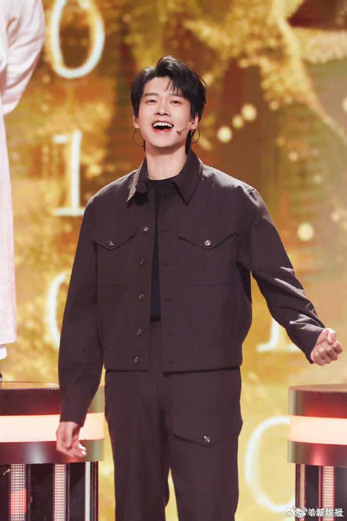 【这些经典的春晚舞台，你还记得吗？】马年央视春晚倒计时22天！年味渐浓，你还记得