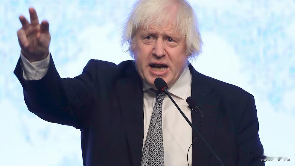 英国前首相鲍里斯·约翰逊今天表示，英国及其欧洲盟友应立即向乌克兰部署非战斗部队，