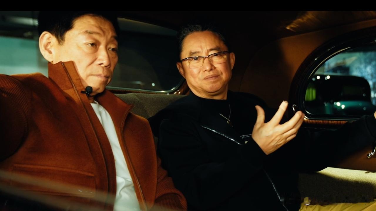 长城汽车要冲击高端豪华品牌了？ 

最近，魏建军和好友互送爱车，难道是在为复古豪