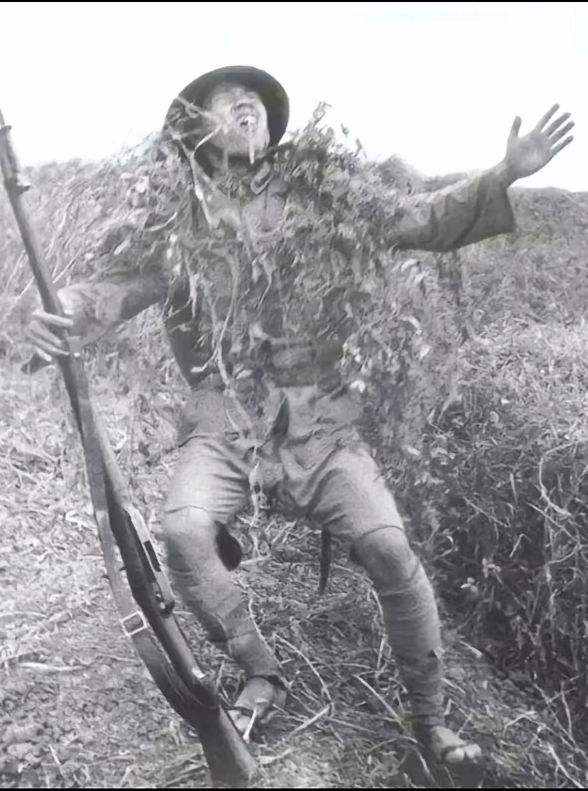 1938年，徐州会战中年仅17岁的朱文海中弹瞬间被战地随军记者拍了下来，那年他刚