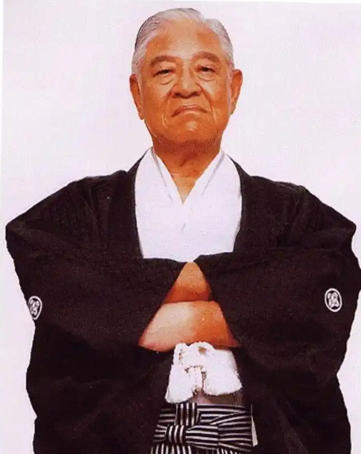 最大的台独分子，再也藏不住尾巴，终于露出来了肮脏的脑袋！原来，最大的台独分子不都