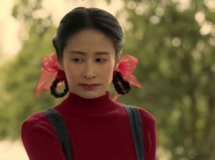 六姊妹 《六姊妹》第11集就在众人因医院突然停电而焦急万分之际，一位护士从产房中