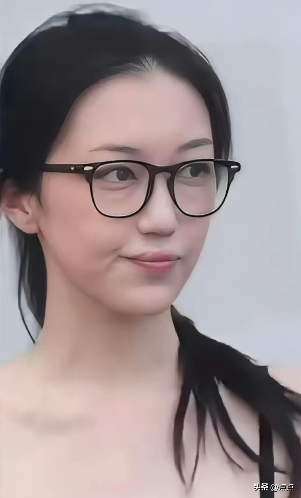 李嫣：哪怕从不进圈低调生活，也注定被世人温柔记住
 
突然发现，李嫣真的是一个很