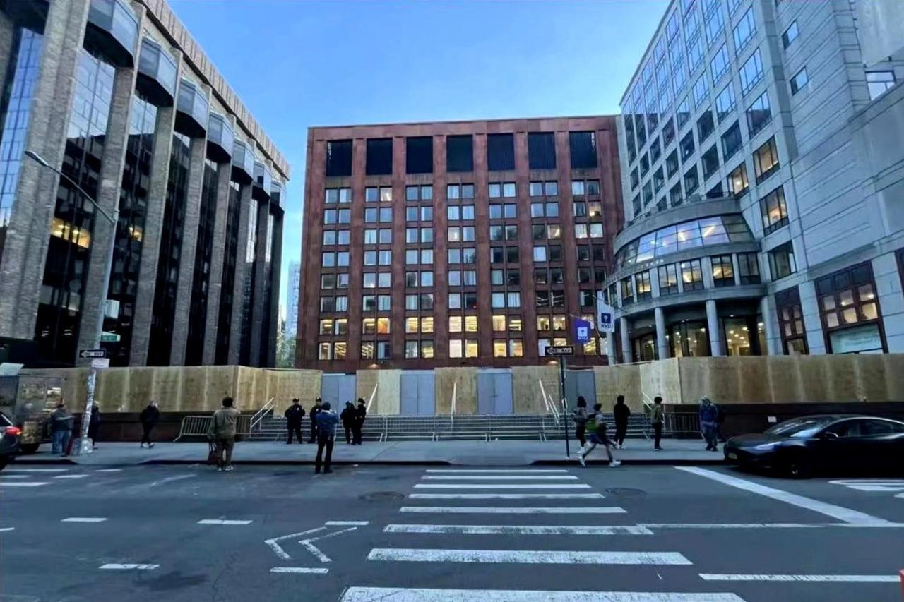 继续说美国内部爆发反以浪潮这个事儿，我越想越觉得，这个事儿背后可能有美国政府真有