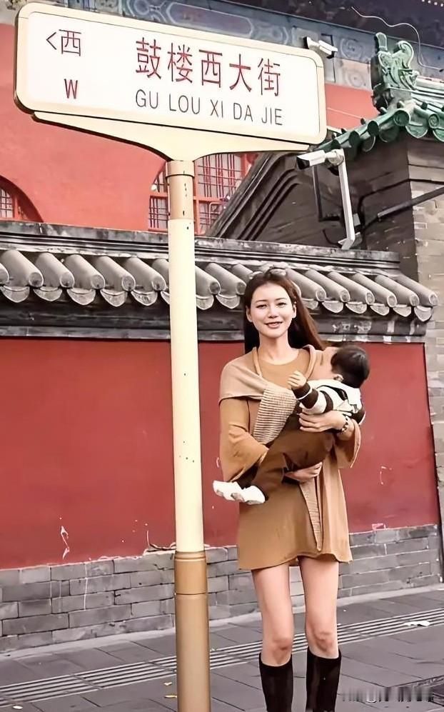 马筱梅带汪宝儿打卡鼓楼，这个改变太圈粉！她不怕暴露孩子，反而喜欢拍孩子，把生活中