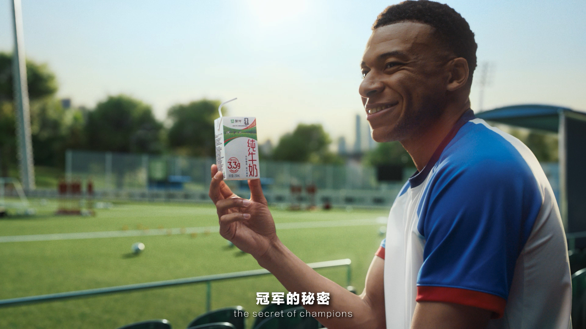 建议世界杯广告都往这个方向卷 世界杯广告还在复制老套路？满屏的“热血+球星+鸡汤