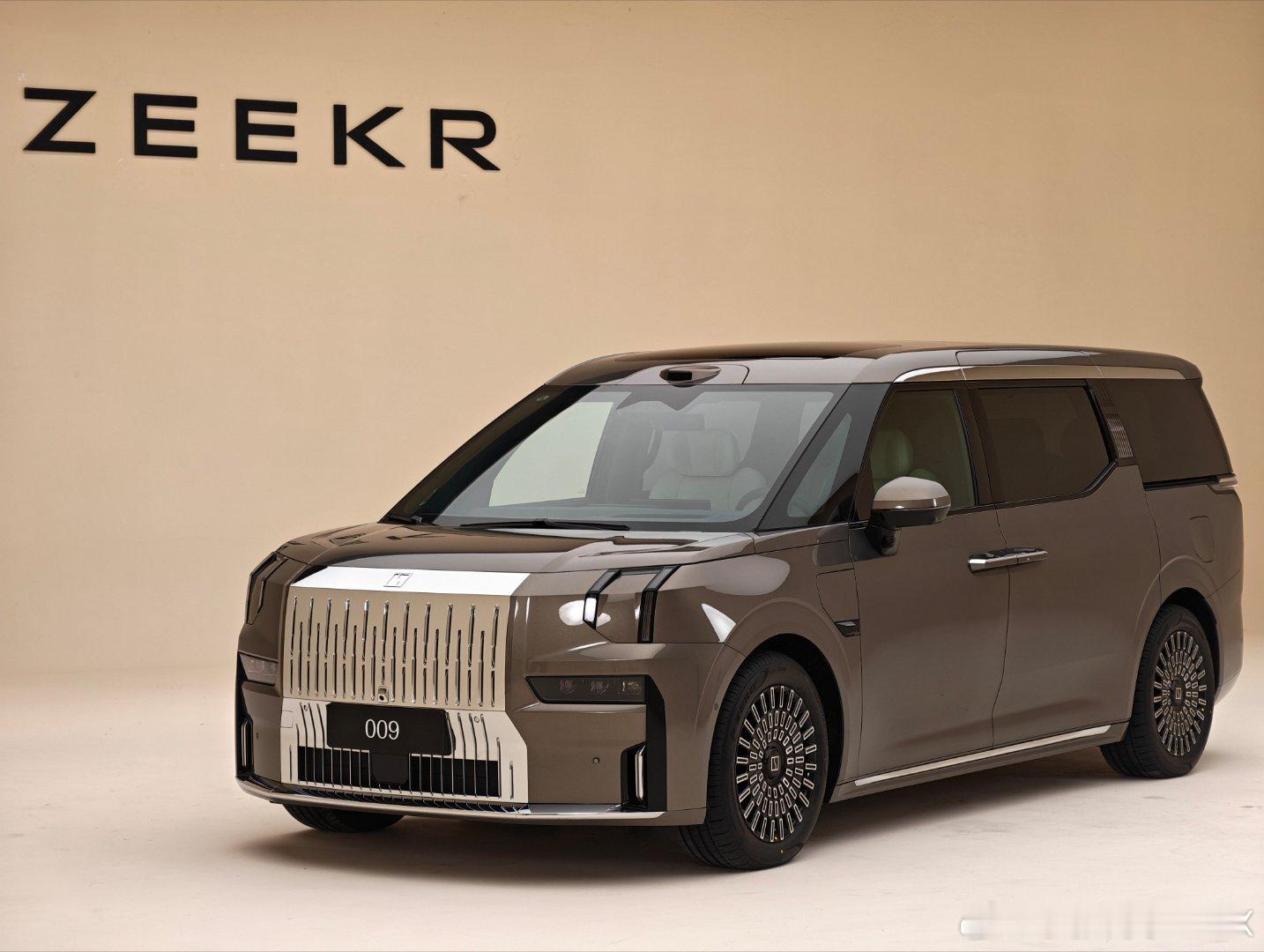 焕新极氪009三大版本！七座Ultra，七座Ultra+齐家版，六座Ultra+