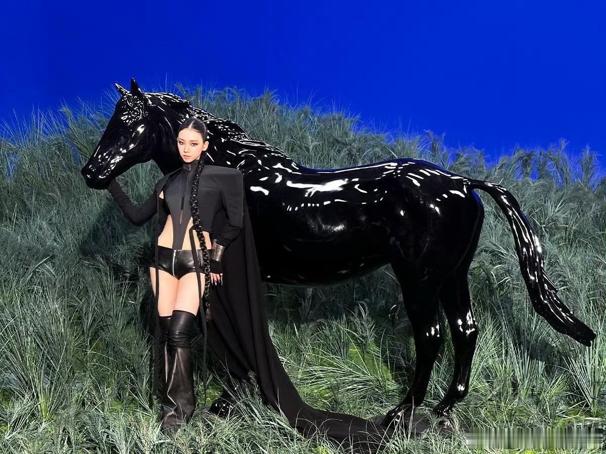 aespa权志龙先行曲MV 谁被狠狠帅到了！aespa合作权志龙先行曲《WDA 