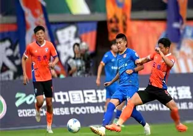 0-0！龙兴足球场的球迷嗓子都喊哑了，结果就这？

重庆铜梁龙主场打云南玉昆，赛