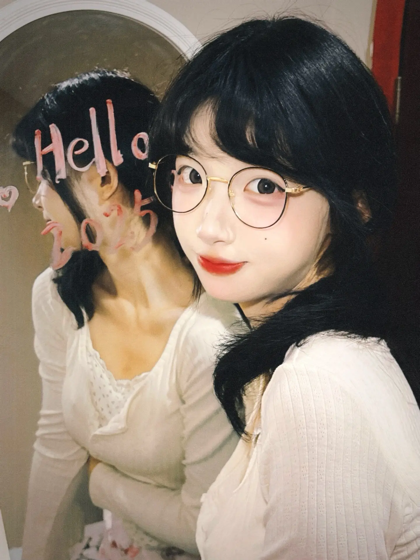 宅家就能拍的跨年照片！一起迎接2025吧～是用美🐰秀咻相机里的胶片机...