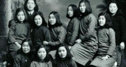 她是中共第一女叛徒，被蒋介石擒获后迅速投敌倒戈，1945年随老蒋败退台湾，然而离