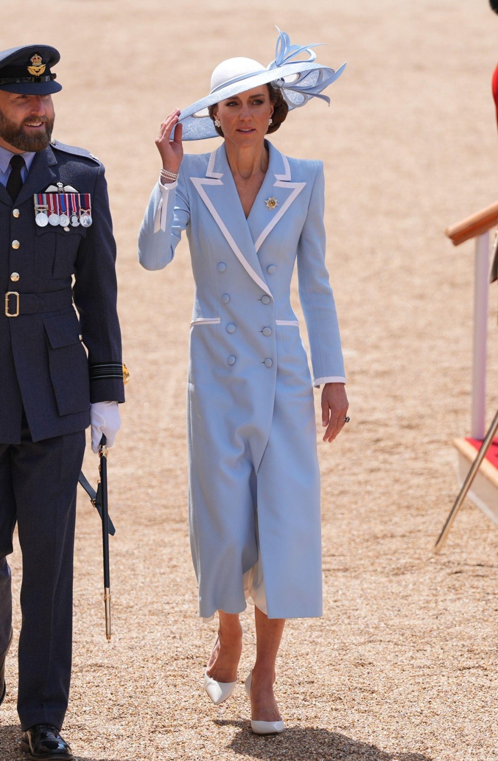 6月13日，出席一年一度的Trooping the Colour~去年选择的Ca