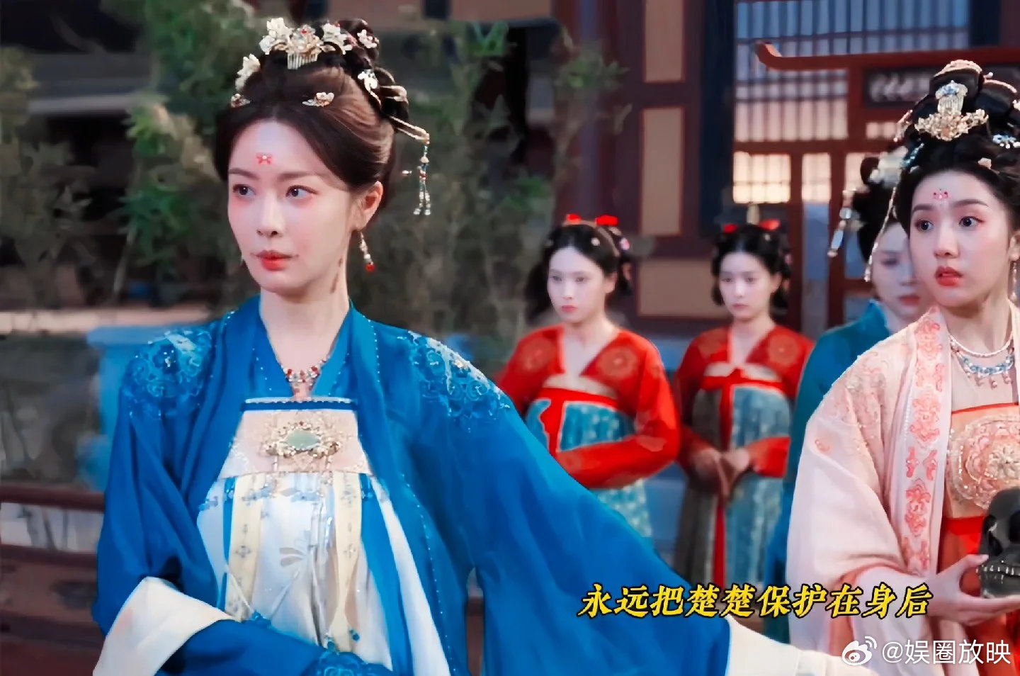 比男主先爱上女主的是女二《御赐小仵作2》里冷月和楚楚的闺蜜情太好嗑了！没有雌竞，