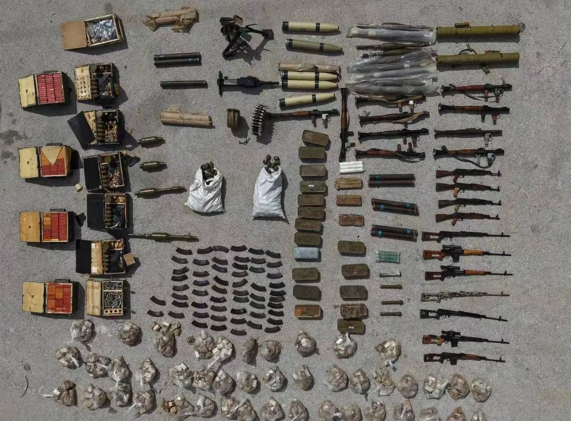 就在最近，叙利亚西部某地突然传出安全部队突袭消息，一组潜伏人员还没来得及开展行动