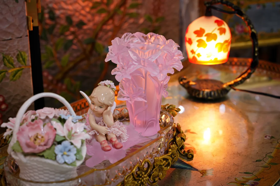 粉色百合琉璃瓶✨阳光下的氛围感绝了