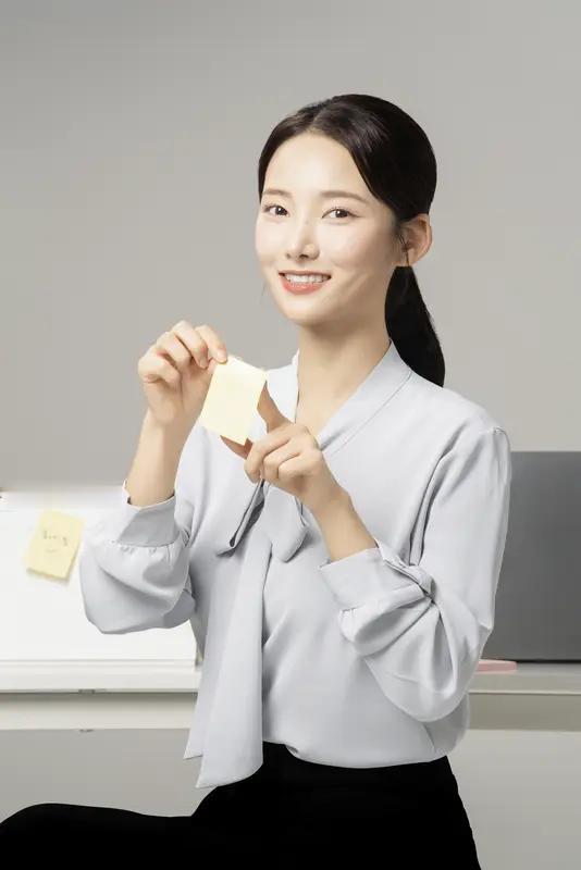 行政人事综合部和内政部副部长，这两个可都是组织里至关重要的角色。行政人事综合部就