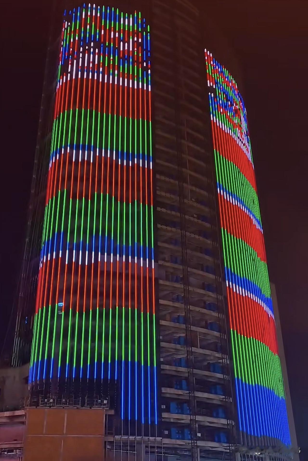 合肥不少烂尾楼雷声大雨点小，感觉也就三里庵国购二期是真在干活。
盼早日完工，别让