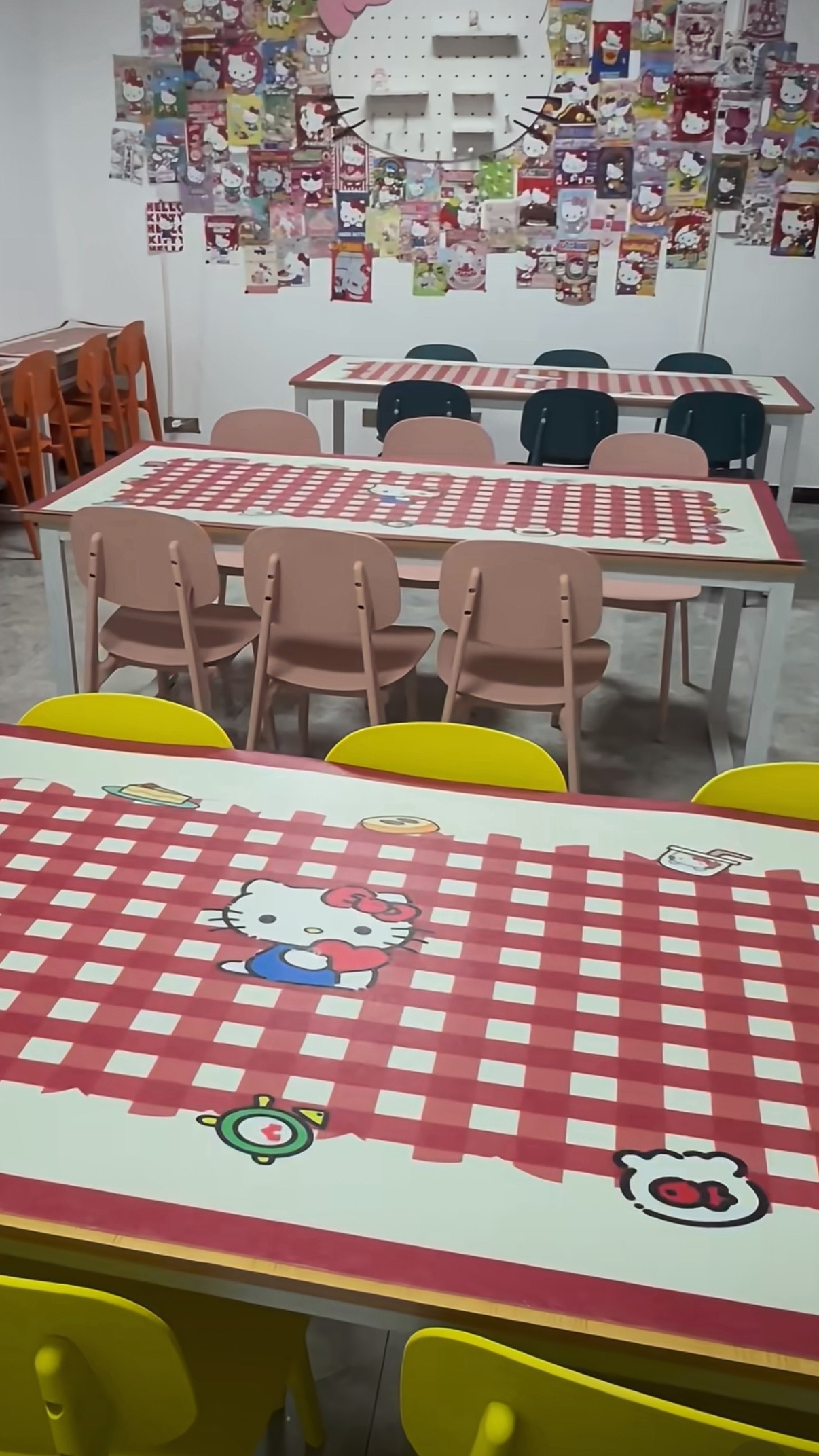 拼豆真有这么好玩吗？需要单独开个店玩？又不是打麻将需要凑桌，想玩买了自己在家就玩