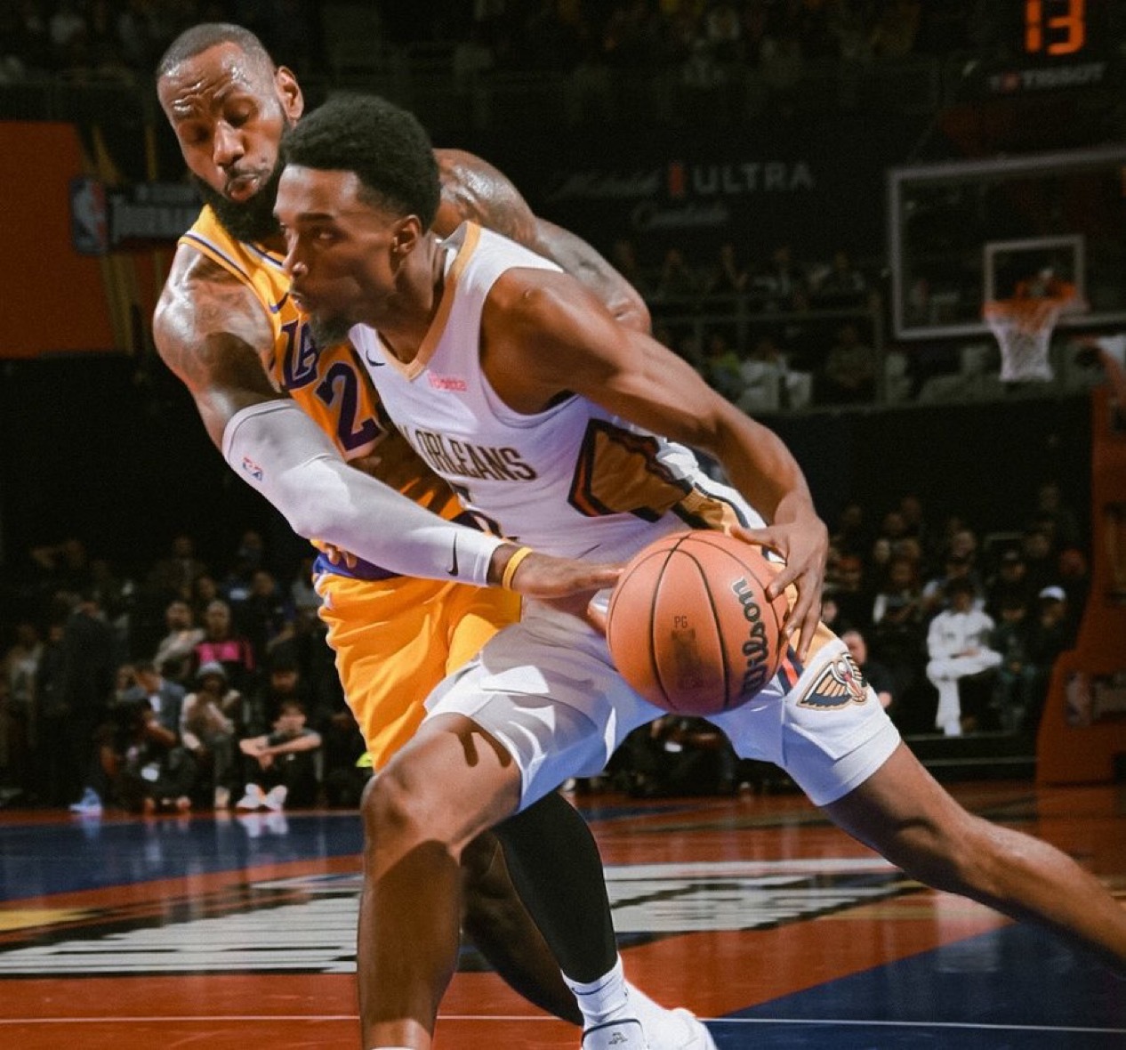 Sam Amick：“我昨天和一位知情人士聊过，他说湖人队正在寻找一名3D型球员