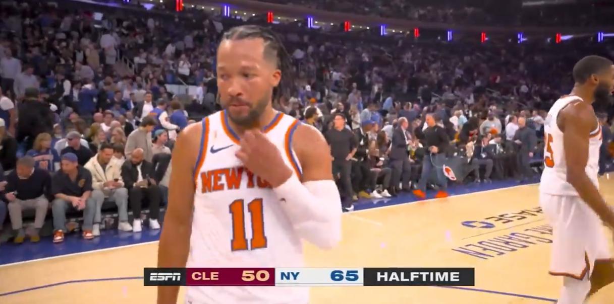 25-26赛季nba常规赛，骑士队客场挑战尼克斯，上半场打完骑士队50-65落后