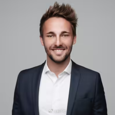 小米挖走特斯拉中欧地区交付运营高级经理迪特 · 洛伦茨，担任欧洲交付与物流负责人