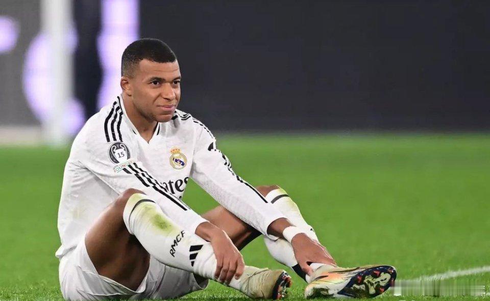 12月9日讯 欧冠联赛阶段第6轮，皇马将坐镇主场迎战曼城。据科贝电台记者Aran