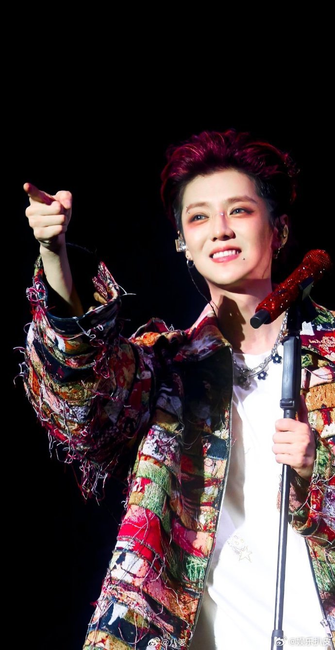 鹿晗商务资源鹿晗这是被错过多少资源。心疼鹿晗粉丝建议：商务资源需紧跟鹿晗自身节奏