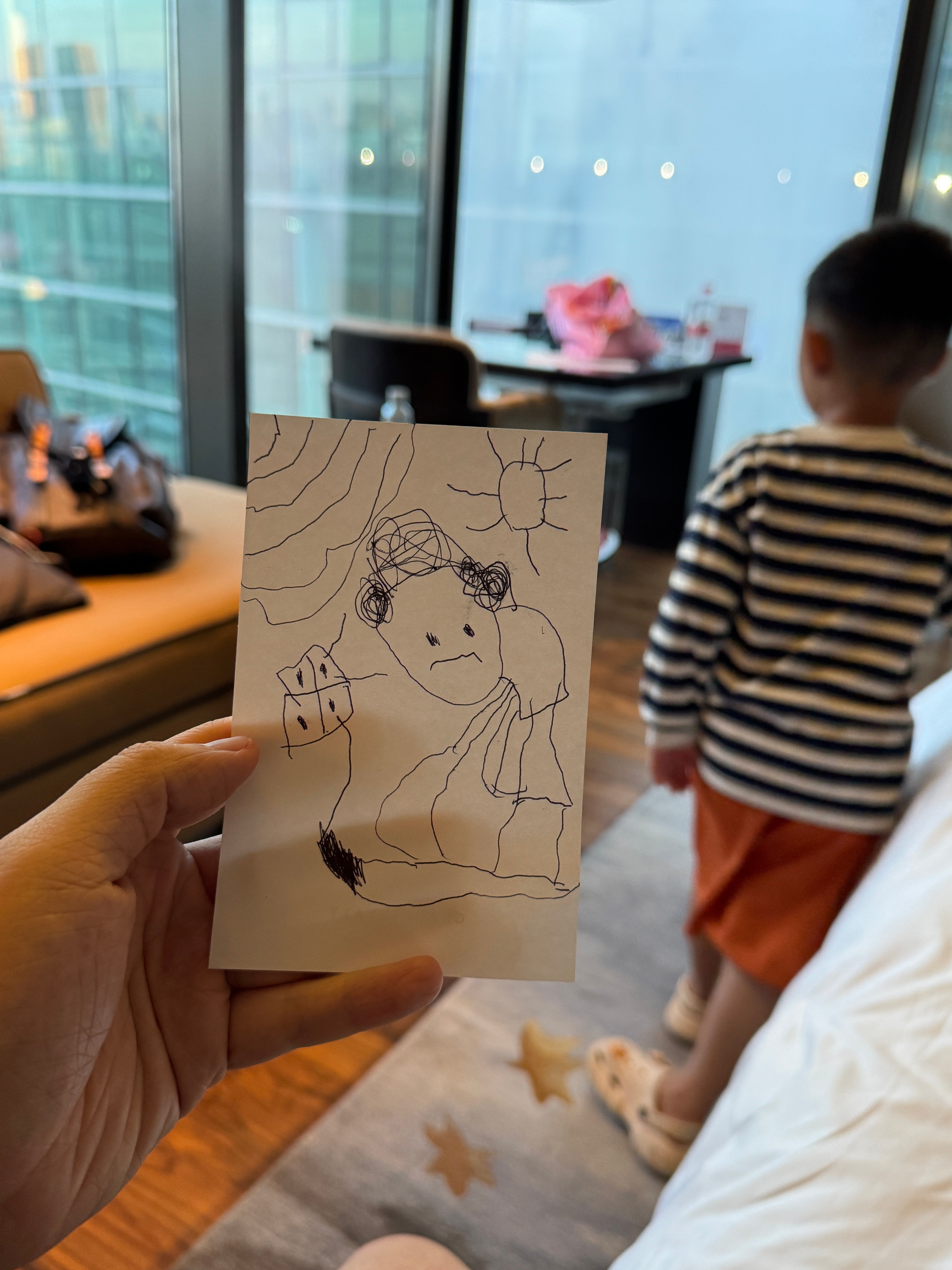 《年迈的父亲在跑步机上跑步》———我儿子 很好，但为什么只有两侧有头发？？？[呵