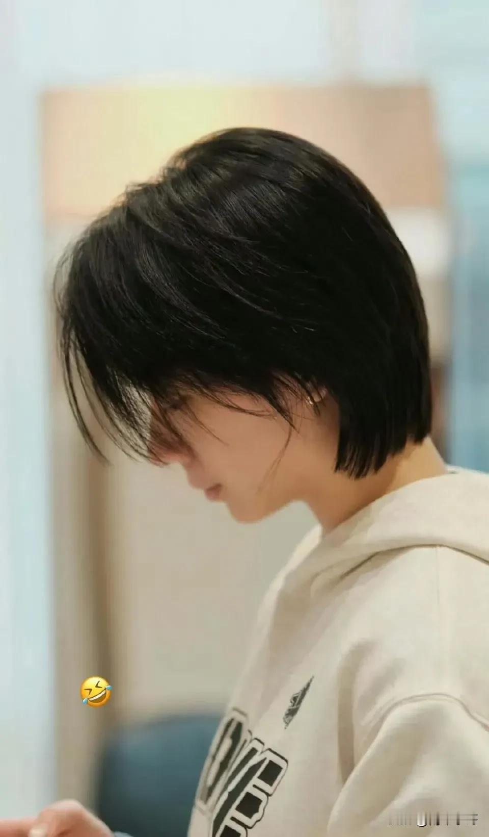 陈熠这姑娘不得了了，
削发明志，颇有点当年刘国梁的气度，
这次冠军赛3-4输给大