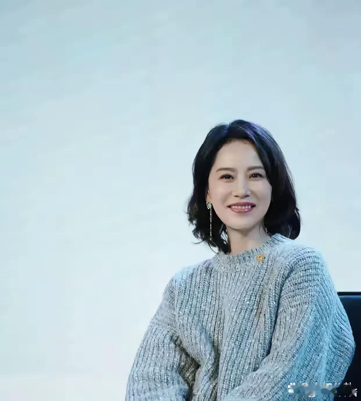 内娱能抵住医美诱惑的真没几个了！海清现在过了恢复期确实变漂亮了 ​​​