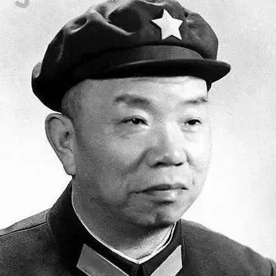 1968年，科学院副院长王树声，拿着饭盒去饭堂打饭，看见排在他前面的一个战士很奇