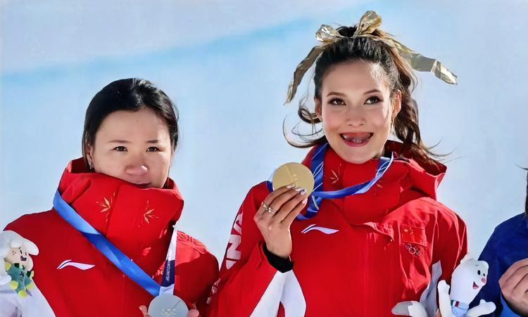 本届冬奥会给你留下印象最深的是什么中国雪上的姐妹花、谷爱凌和李方慧！！包揽金银，