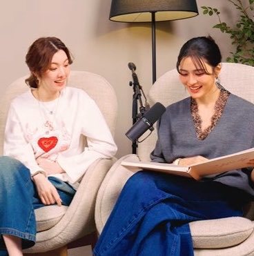 “我知道你会去试镜这件事”“但我没告诉你”“我就去求..求和这个人一起演戏”“这