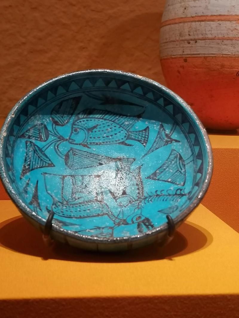 艺术品资产化对艺术品市场的影响主要体现在以下几个方面：
 
1. 金融属性增强：