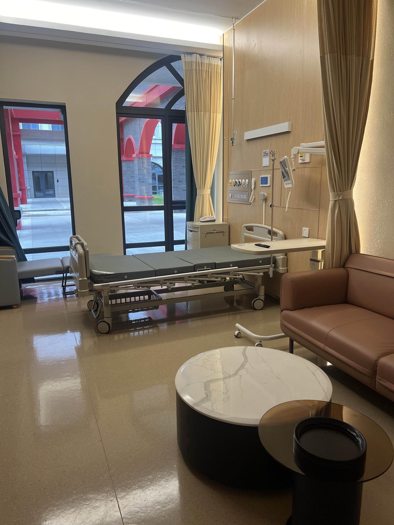 眼睛看不见东西，让我感觉到很失败，我想到如何去死，以至于我今年九月份实在活不下去