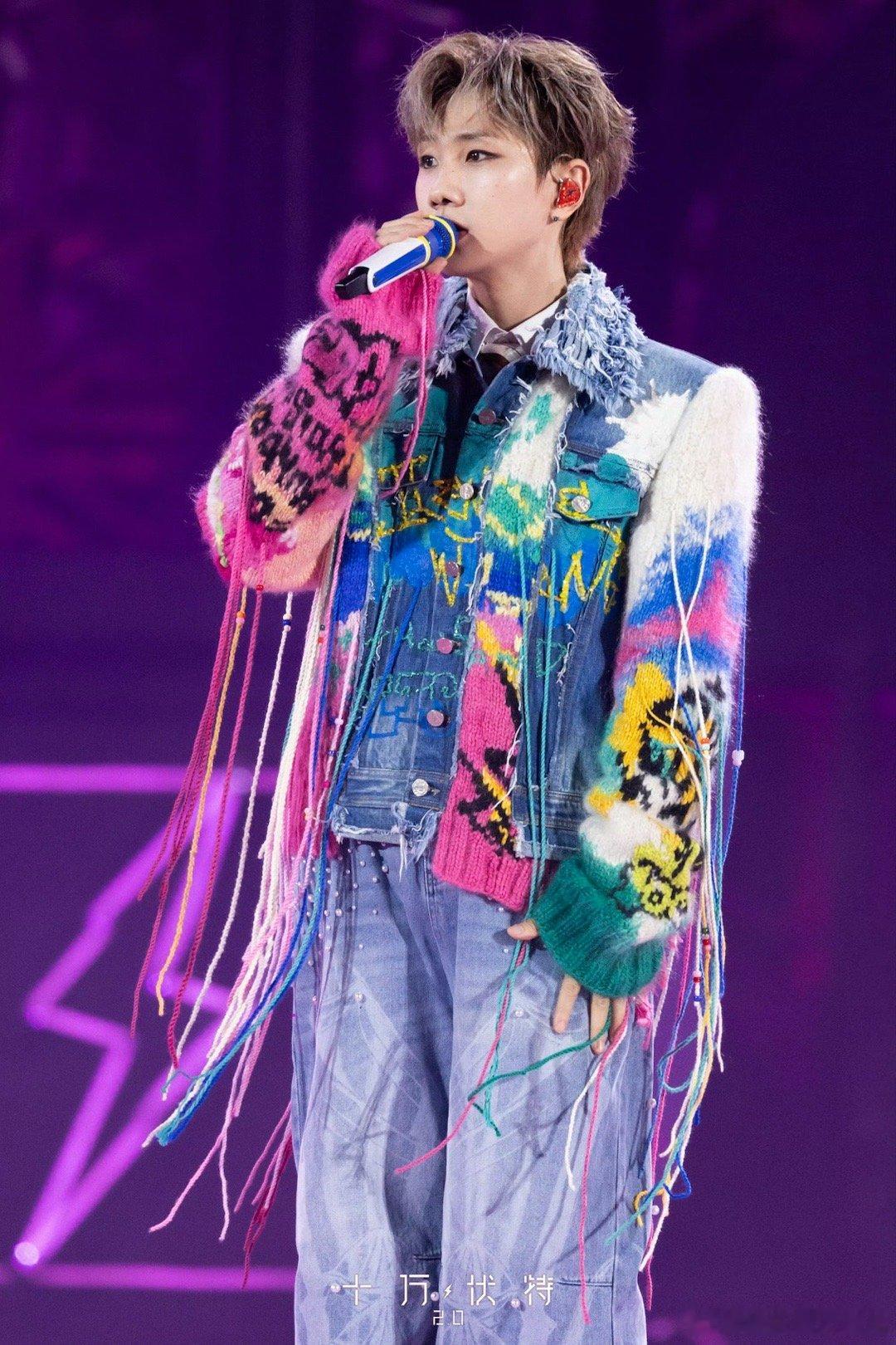 汪苏泷跨年talking长达十几分钟 为了这场特别的跨年，他准备了太久。当新年的