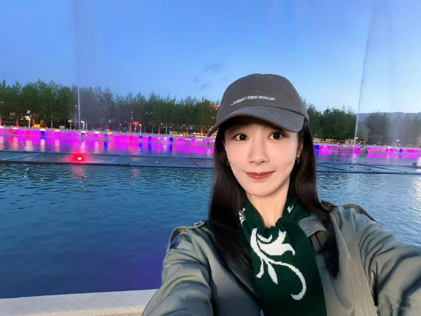 杨紫来交作业啦杨紫发了18张自拍杨紫来交作业啦！！！发了18张自拍啊～ 