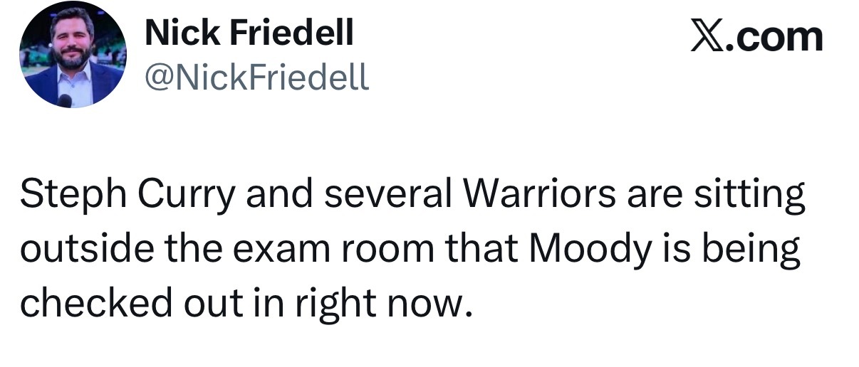 库里和几位勇士队球员正坐在穆迪接受检查的检查室外等待结果。 