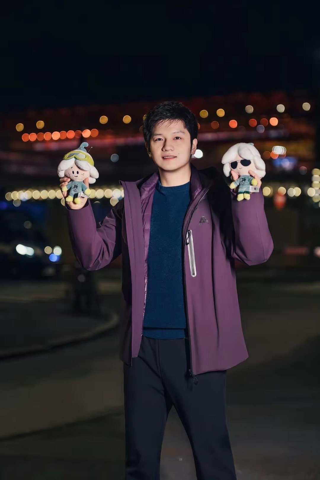 樊振东第一次冬奥会比赛看的苏翊鸣直到看见2026年2月8日樊振东晒出的米兰冬奥观