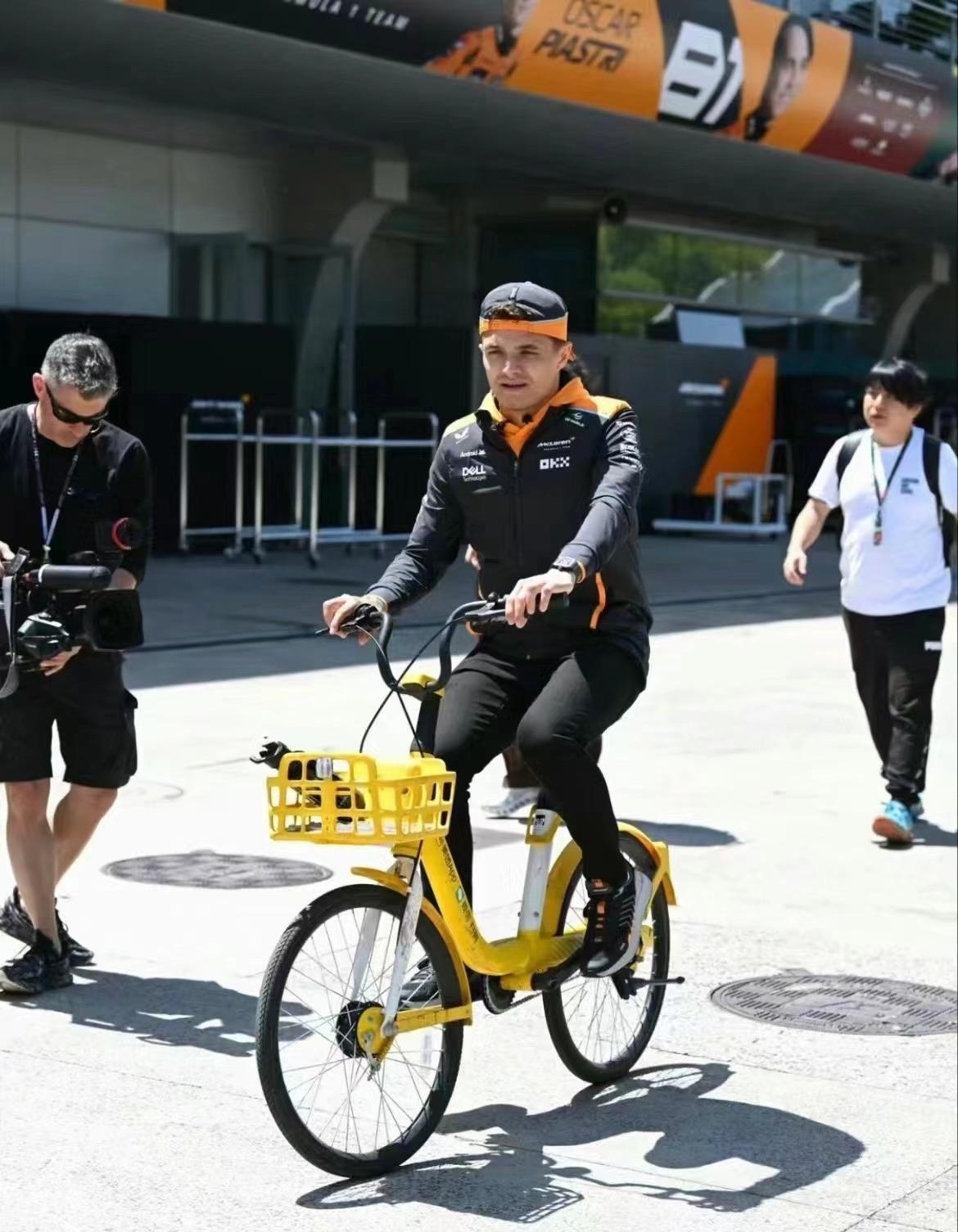 共享单车上F1赛道是什么体验？2024年F1中国大奖赛将会在上海举行，赛前车手以