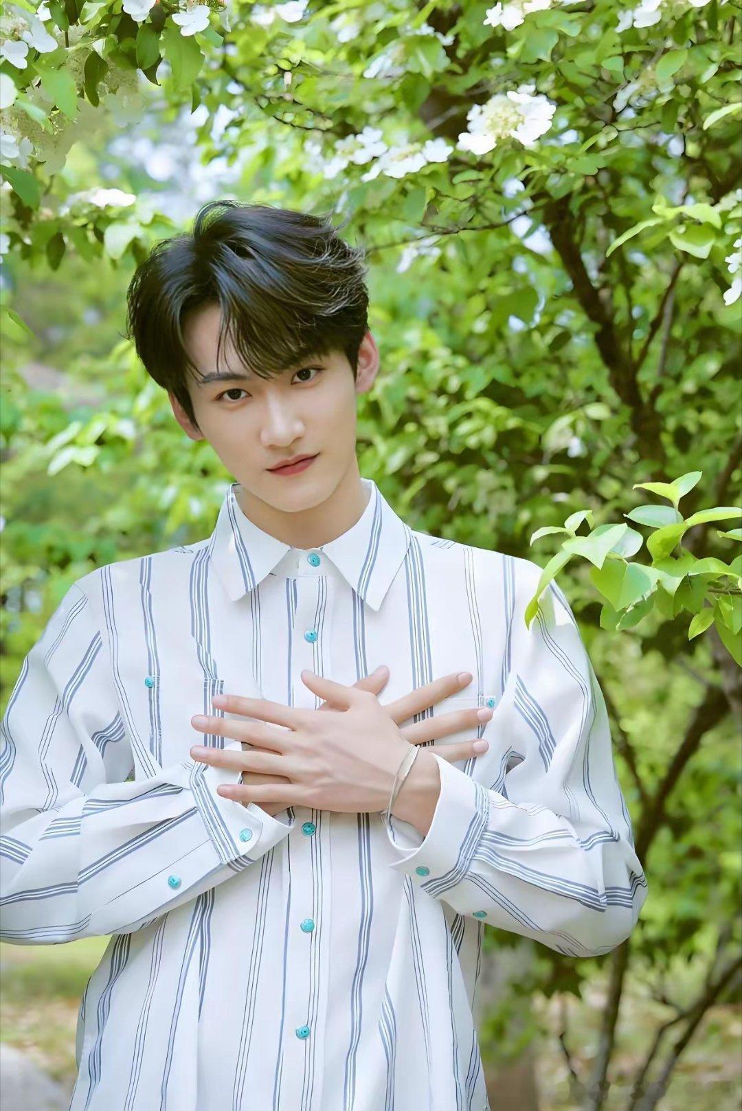 我最近追了两部剧，发现和自己想象的有点不一样，周柯宇的霸总和陈靖可的霸总，看着不