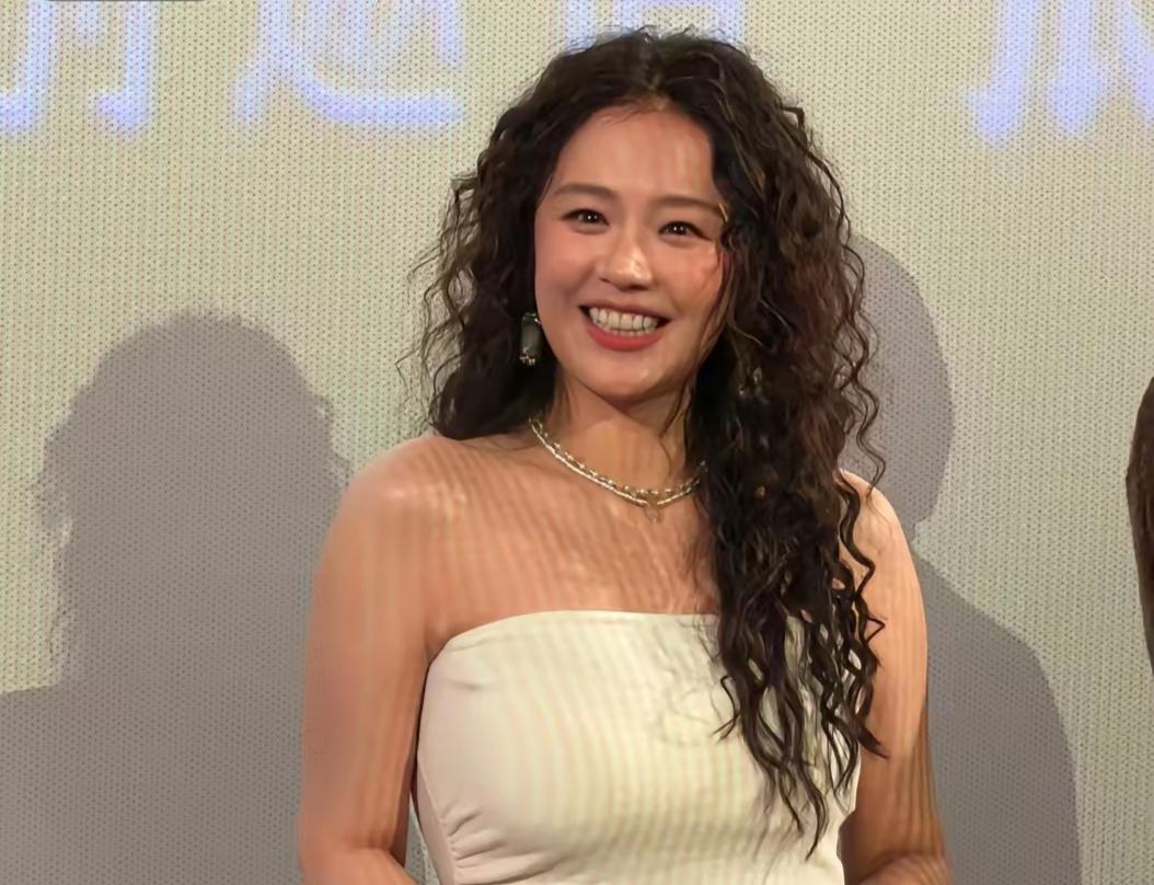 谁能不羡慕马思纯的人生剧本呢？7岁就登上大银幕，背后是蒋雯丽、顾长卫这样的至亲护