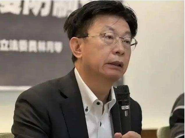 郑丽文胜选，“台独”分子郭国文坐不住了！

说白了，在这次国民党选举中，郑丽文经