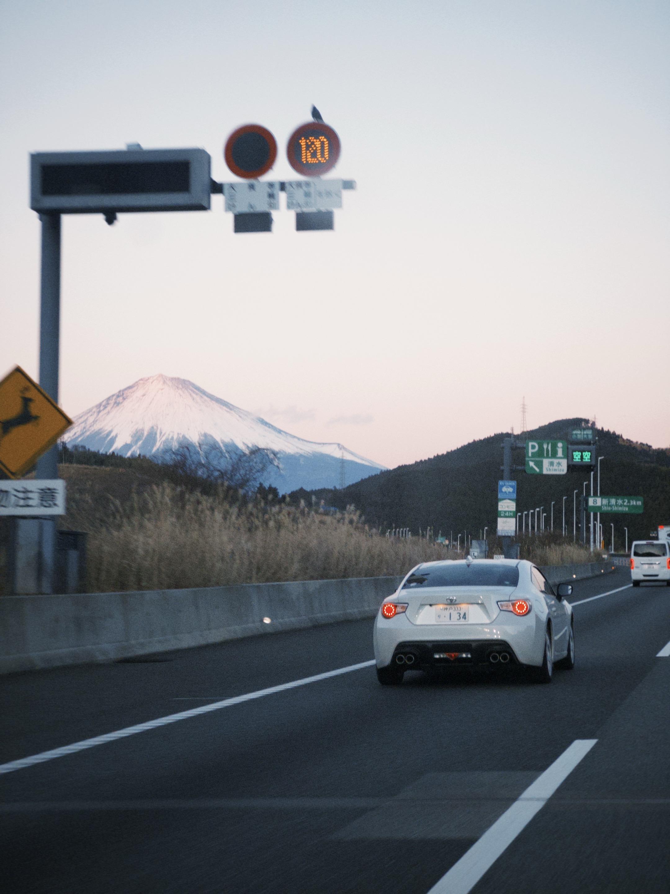 这是一座在富士山脚下漂亮的小城 同时还是世界模型的首都—静冈！ 这几天...